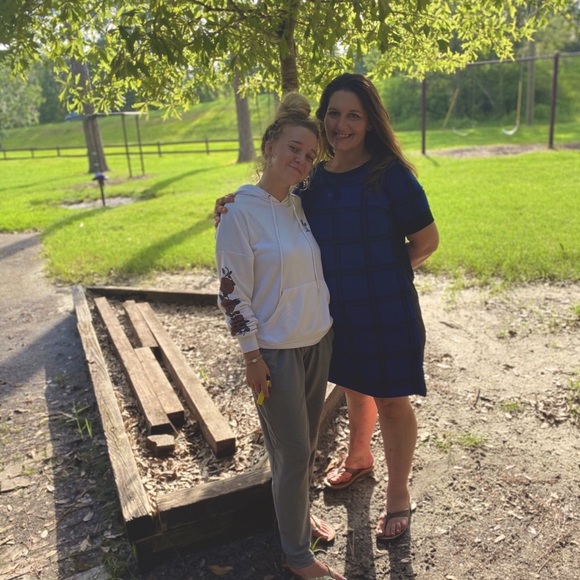 Meet your Posher, Tisha - Picture 3 of 4